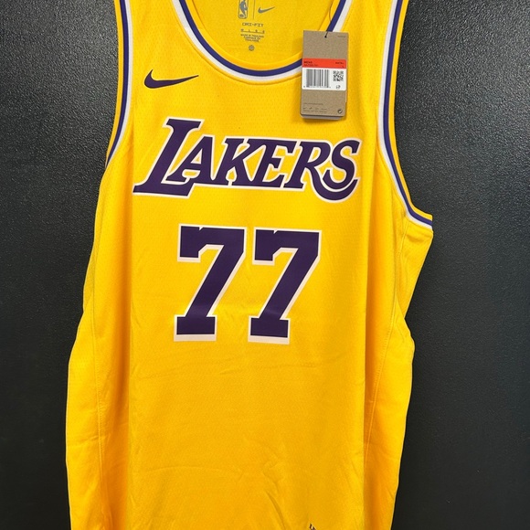 Nike LA Lakers Luka Doncic jersey - Picture 4 of 9